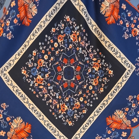 Skies Are Blue Floral Women's Handkerchief Top SIZE S/M - Picture 4 of 6